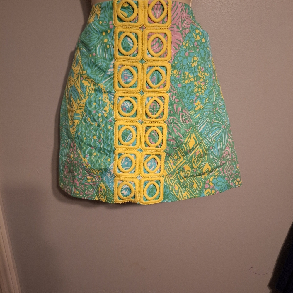 Lilly Pulitzer Green and Pink Skort And Scallop Shorts - Picture 4 of 5